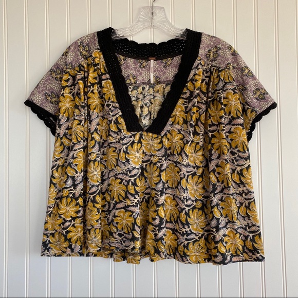 Free People Tops - Free People Leilani tee/black SIZE MEDIUM